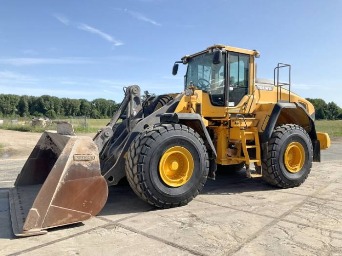 pá carregadeira Volvo L150H